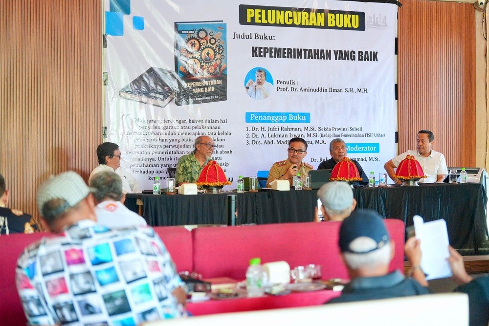 Sekda Sulsel Jufri Rahman Jadi Penanggap Peluncuran Buku “Kepemerintahan yang Baik” Karya Prof Aminuddin Ilmar