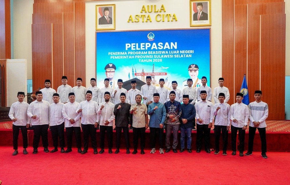 Gubernur Andi Sudirman Lepas 28 Penerima Beasiswa Luar Negeri 2026, Pesan Jangan Lupakan Orang Tua